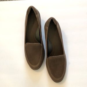 Women’s Nurture wedge loafer, new, size 9.5